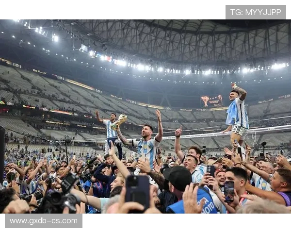 卡佩罗称赞C罗射术出众但不及梅西马拉多纳大罗的天赋