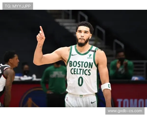 塔图姆训练状态佳如同复出球员展现强大实力